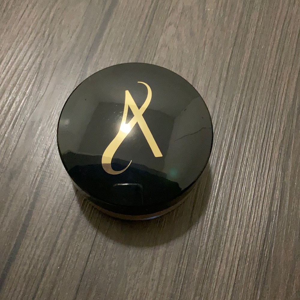 ARTISTRY Exact Fit Loose Powder | Shade: Dark